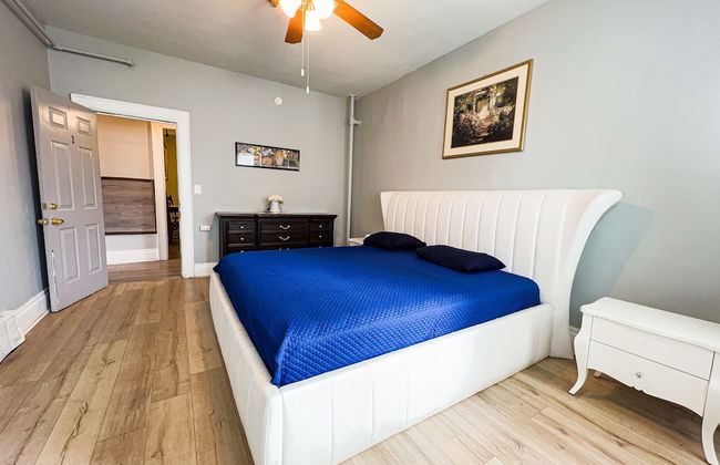 THE 1023 With Private Yard & Parking, Near Falls & Casino by Niagara Hospitality - Photo 4