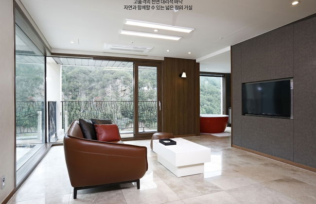 Pine Forest - Photo 18