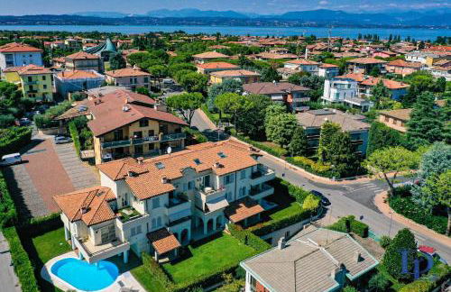 Bea's House, Restyling 2026 Sirmione with Private Garden and shared Pool DesenzanoLoft Official Partner Homes & Villas by Marriott Bonvoy - Foto 43