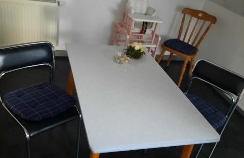 Farbenfrohe Dachgeschoßwohnung - Foto 24