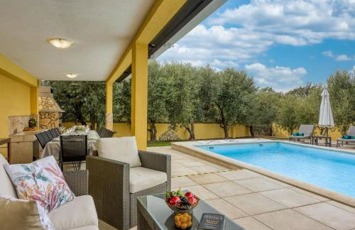 Holiday Home Charmante Familienvilla für 14 Personen in der Nähe von Porec by Interhome - Foto 3