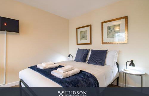 Central Three Bedroom Apartment with Parking - Foto 2