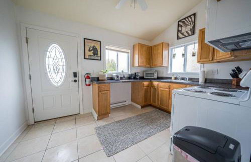 2Units 4BR 3BA Cape Cod Designer House - Foto 24