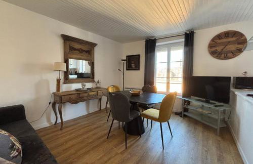 Mulberry duplex bien équipé 2 chambres petite vue sur mer plein centre d'Arromanches à 2 mn de la plage à pied et près de Bayeux au coeur des plages du débarquement - Foto 11