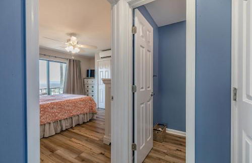 New Listing - Marsh Views Short Walk to Beach and Pools - Double Decks - Foto 10