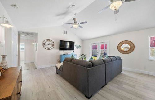 Family home with private pool and game room close to the beach - Foto 8