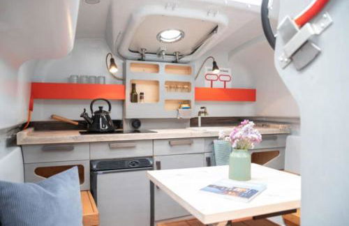 Ausgebautes Freifallrettungsboot KNUTSCHKUGEL - Foto 2