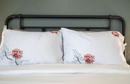 Bus Stop Saloon - Cave Creek with Spa - Photo 51