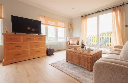 Sunset Lodge, River View & Log Burner - Foto 8