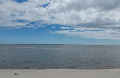 Steps from the Sand and Town Green - 2BR Coastal Retreat - Foto 26