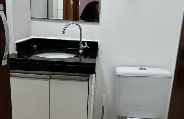 Apartamento em Condomínio Beverly Hills Praia de Vista Linda - Bertioga com Estacionamento e Piscina - Foto 9