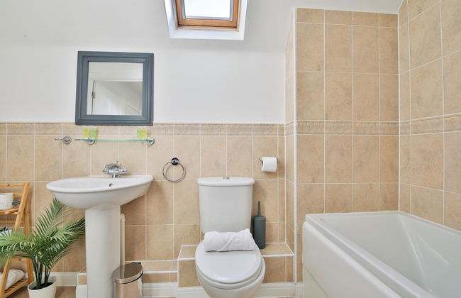 2 Bed House Near Beach with Free Parking - Foto 28