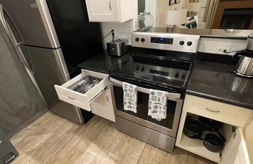 Cozy Condo Near Med Center, NRG Stadium, & Rail line - Foto 12