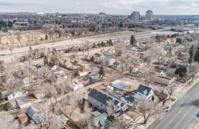 Pet-friendly 4 BR Family Stay Near Downtown - Foto 42