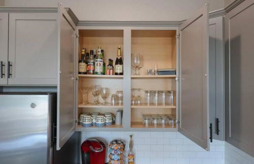 Luxurious Midtown Retreat with Elevator Access - Foto 14