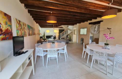 Gîte de la Mignonerie du Château de Jallanges pour 19 personnes avec 4 ou 7 chambres - Foto 8