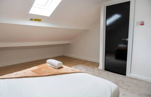 Stylish 3BR 18mins to Peak District,Free, Parking Wifi,Netflix ,Sky Sports - Photo 3