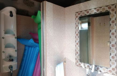 Cosy Farmhouse with private pool and mountain view - Foto 13