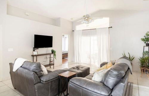 Quiet Getaway to Tampa & Orlando - Photo 3