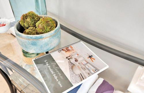 Beach Escape with Patio! 2 Min Walk to Sand & Surf - Foto 35