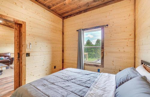 Hot Tub & Mtn Views: Pet-Friendly Englewood Cabin - Photo 18