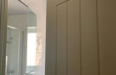 Dane Guest House Free Parking Fast WiFi Modern Living - Foto 37