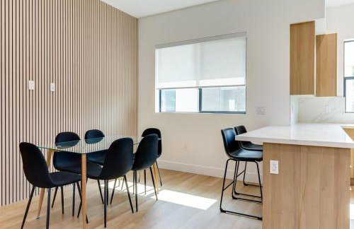 Modern Luxe Retreat 3-Bedroom #3 - Photo 14