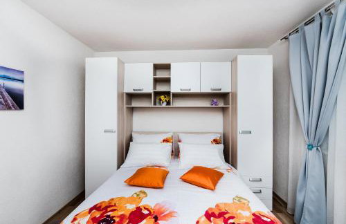 Over the skyline - Photo 25