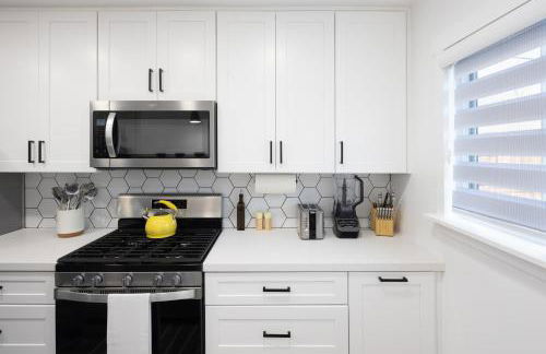 2 Bedroom House - Fire Pit Table BBQ - Downtown - Foto 10