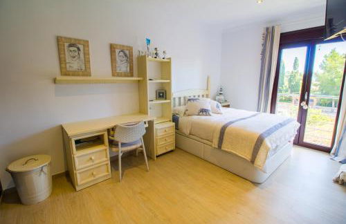 Soleado chalet con Piscina, WIFI y A/C - Photo 20