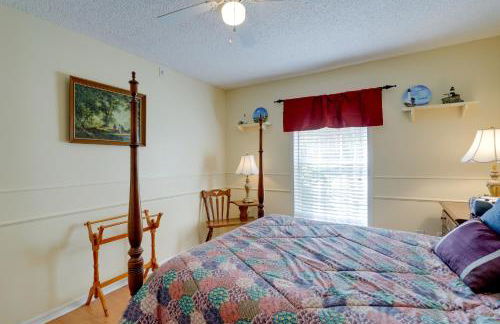 Bright Titusville Retreat with Lanai - WFH Friendly! - Foto 17