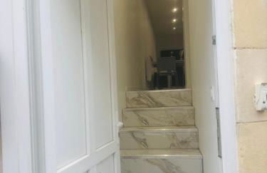 wihi-loges - Appartement type grand T2, calme, centre-ville de Nevers - Foto 2