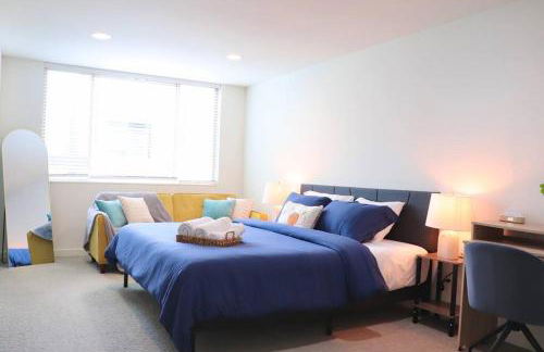 Entire Stunning Townhouse 3br/2.5ba w Parking - Foto 15