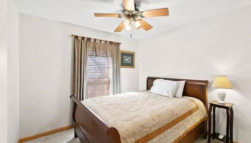 Newer Cottage on the Lake, ample space for boats - Foto 5