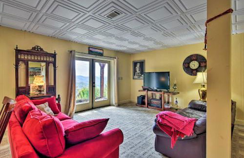 Cabin with BBQ and Games - Walk to Blue Ridge Parkway! - Foto 24