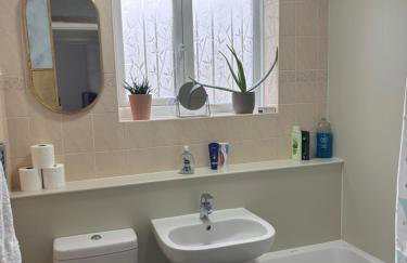 Spacious comfy flat near Airport and Altrincham - Foto 4