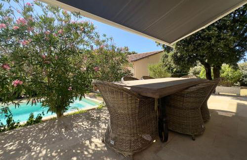 Les Lauriers Roses air-conditioned villa with garden and swimming pool - Photo 1