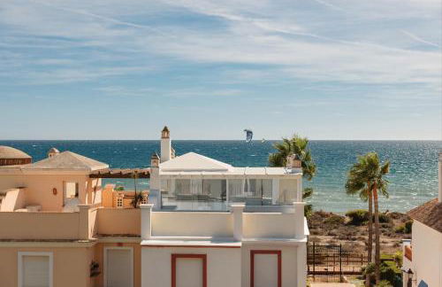 Holiday Home next to the beach, with private terrace, BBQ and incredible sea-view solarium - Photo 31