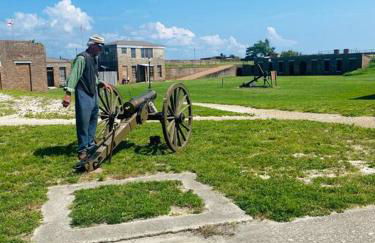 Pet Friendly Tranquil Cottage with Fire-Pit & Hot Tub Minutes to BEACHES - Foto 49