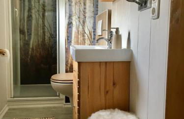 Hüttenflair am See mit Kamin - Foto 25