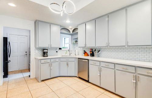 Dock and Outdoor Entertainment Home on Lake Conroe - Photo 8