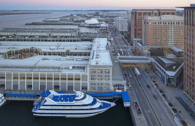 Luxurious Studio in the Seaport District - Photo 15