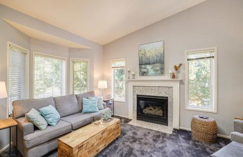 Sudden Valley Home about 1 Block to Lake Whatcom! - Foto 5