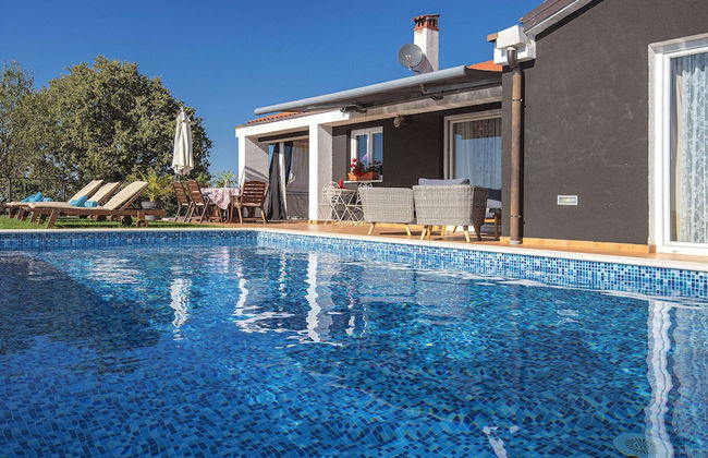 Villa with Swimming Pool, Volleyball Court & Hot Tub, near Rovinj - Foto 20