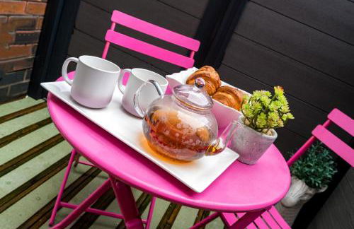 3BR Georgian Quarter Coach Houses - Private Parking - Foto 35