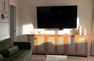 Beach Paradise- 4 min walk from beach - Foto 9