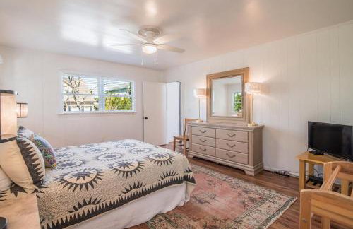 Cozy Beach House Steps from the Shore: 4 Bedroom - Foto 17