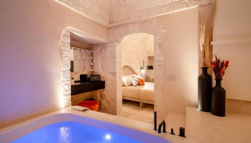Naiira Luxury Trullo - jacuzzi and patio - Foto 5