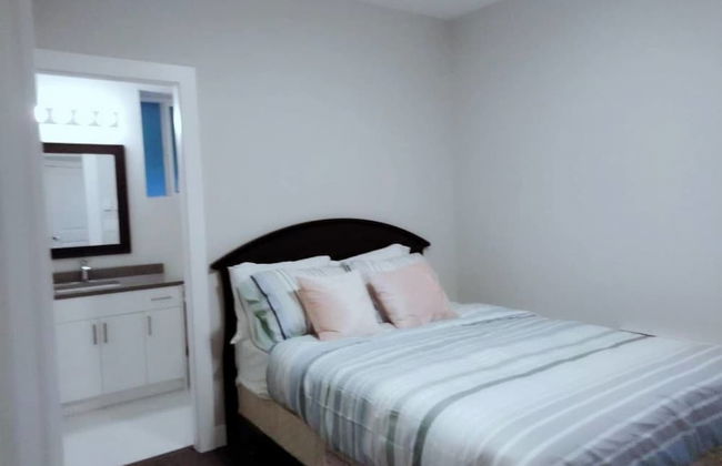 B - Sechelt Private Coastal Home - Photo 6