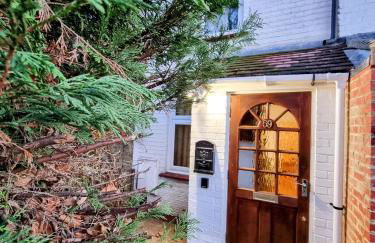 Cute Cottage in Egham Heathrow- 7 Guests 3 bedrooms - Foto 30